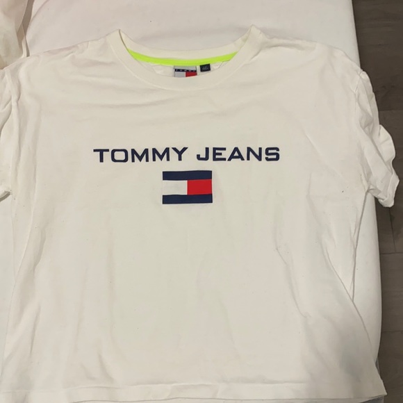 Oversized Tommy Hilfiger Tshirt - Picture 1 of 2